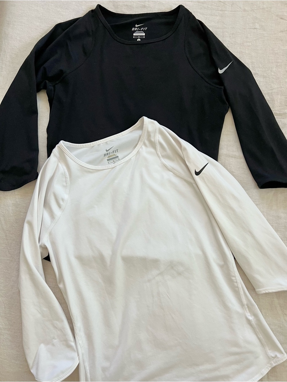 Set of 2 Nike 3/4 Sleeve Tops